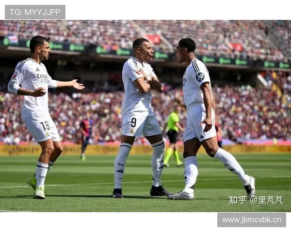 皇家马德里年轻阵容本赛季展现稳健表现,持续提升球队竞争力。 皇家马德里年轻阵容本赛季展现稳健表现,持续提升球队竞争力。