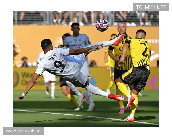 曼城王朝地位面临考验，赛季竞争格局变化逐步体现