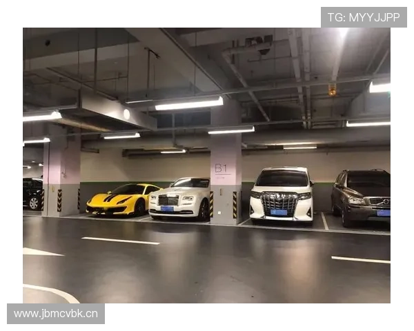 徐灿刚买的豪车停车场都认不出来了，这生活差距太离谱了吧？